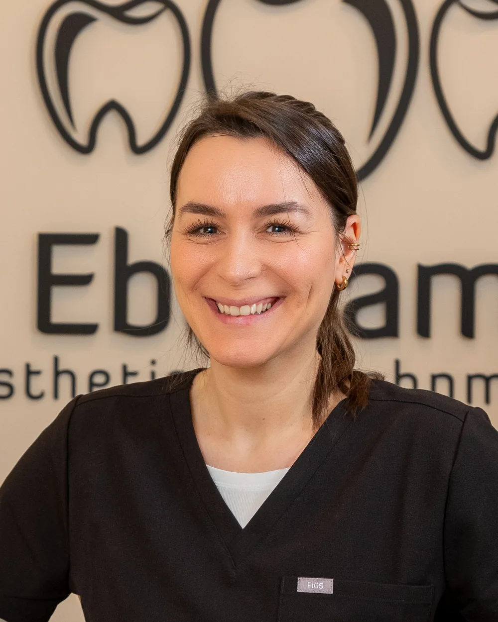 Mitarbeiterin der Ebtisama Zahnarztpraxis in Köln-Holweide